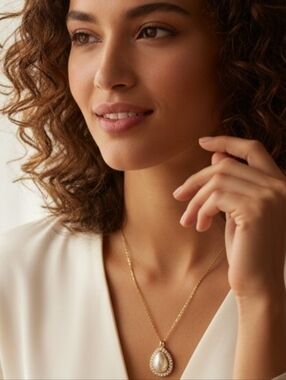 Kate Spade Cream And Gold Necklace